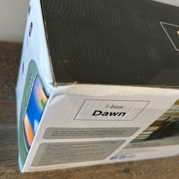 BRAND new open box | i-box | Dawn Bedside Alarm Clock | Wireless Charging - Picture 5 of 5